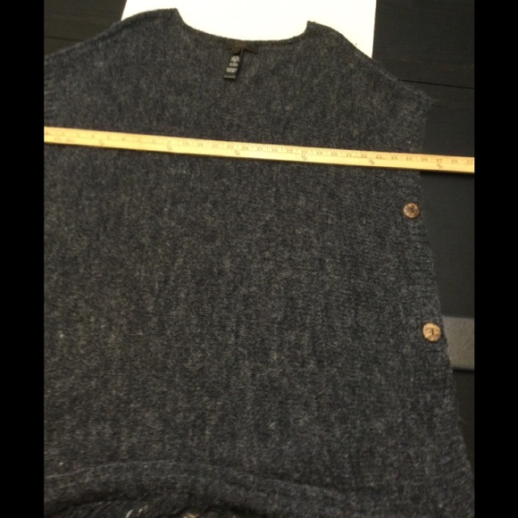 MaxSport Gray Long Poncho With Fringe and Buttons - Picture 5 of 8